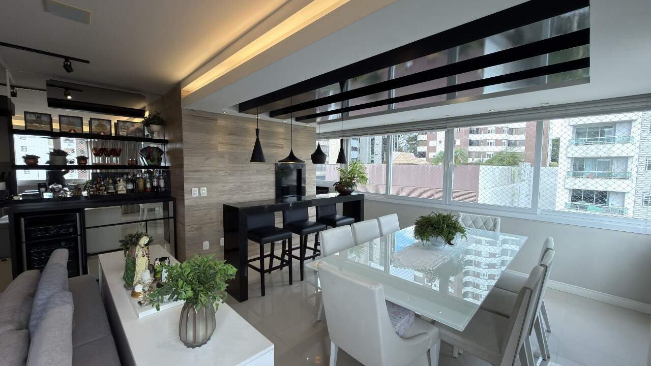 Apartamento Mobiliado à venda no Centro: 