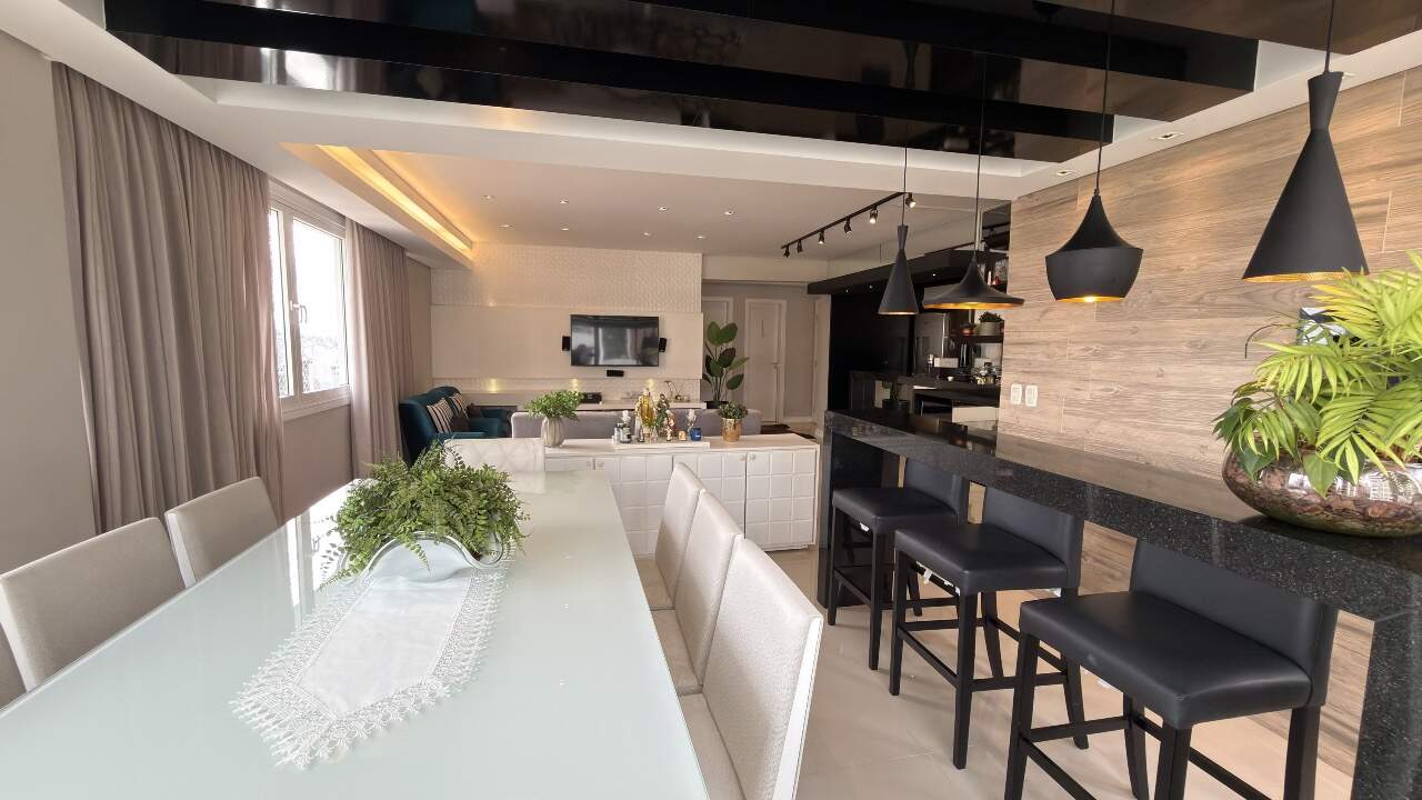 Apartamento Mobiliado à venda no Centro: 