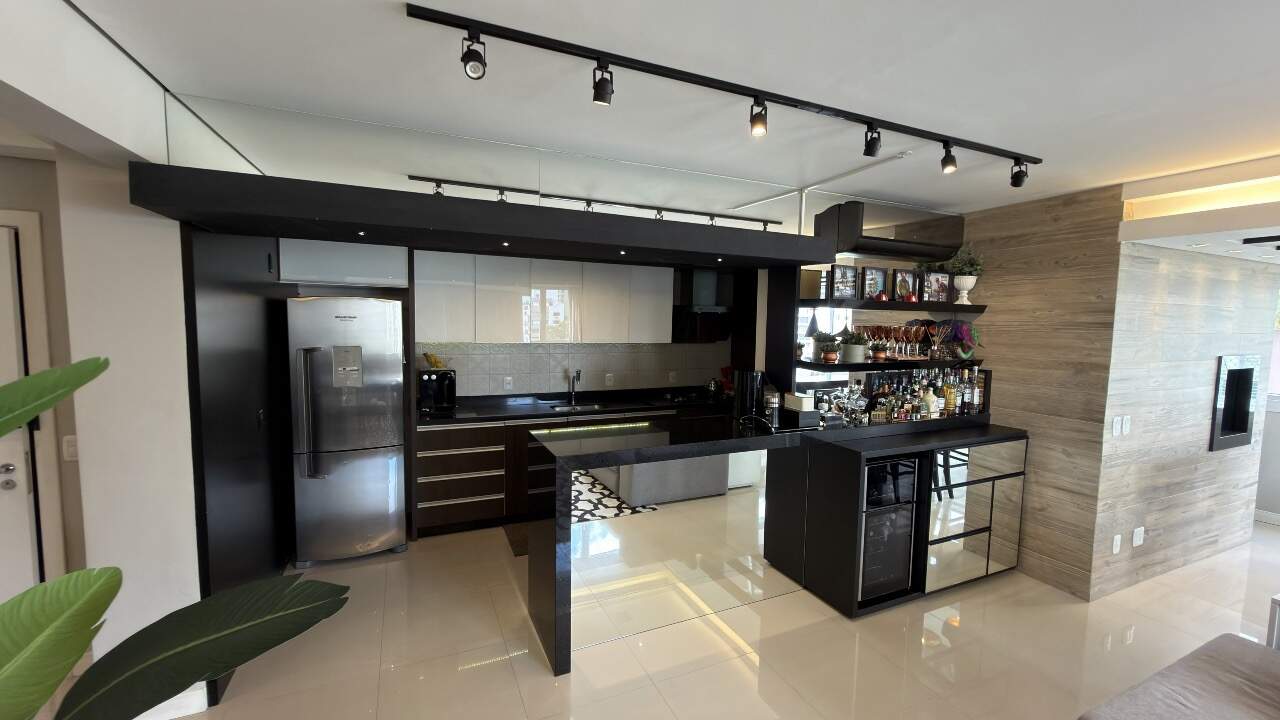 Apartamento Mobiliado à venda no Centro: 
