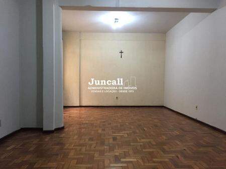 Sala à venda no Centro: 