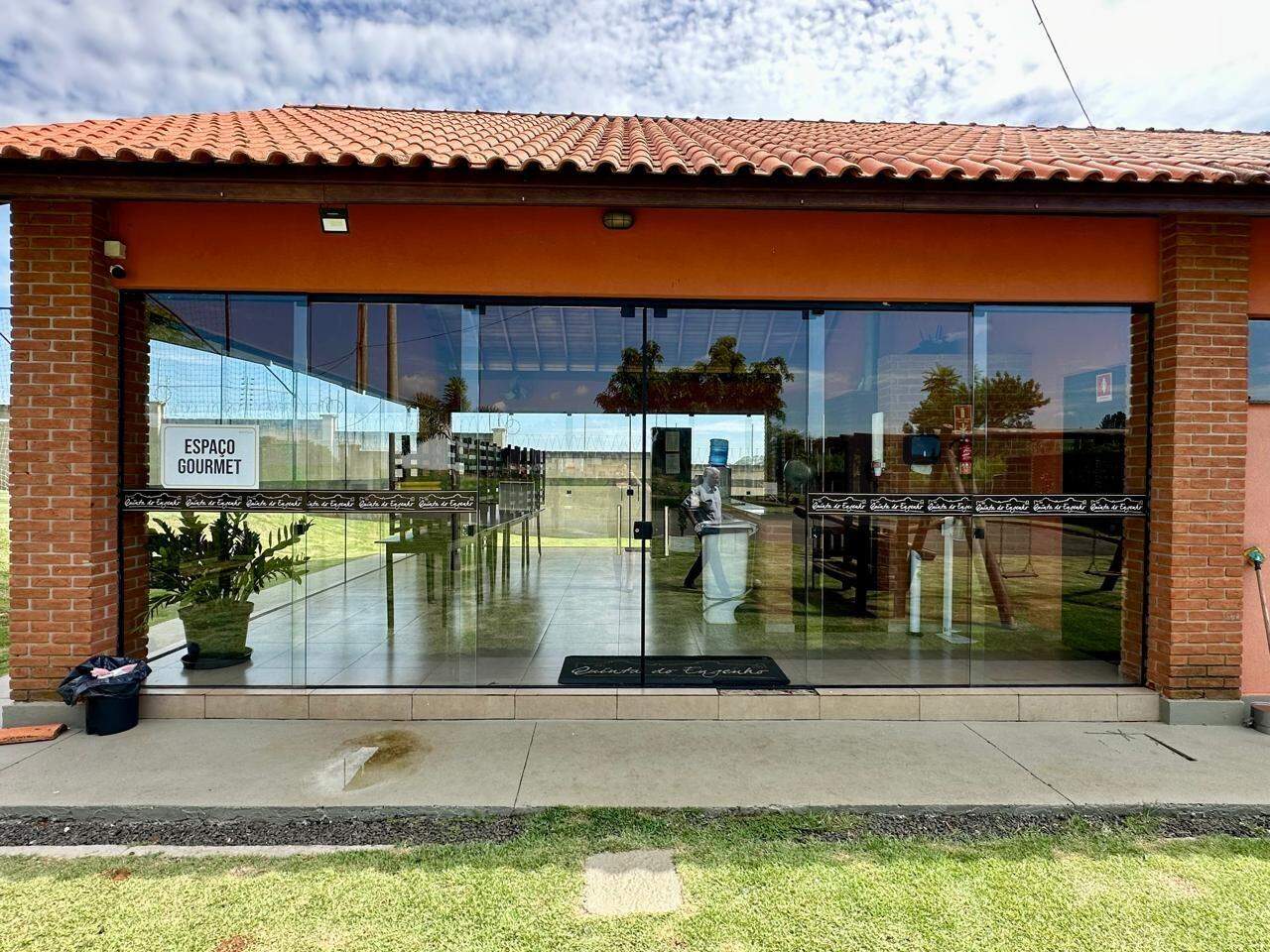 Terreno em Condomínio à venda no Quinta do Engenho, no bairro Residencial Fazenda Pinheirinho em Rio das Pedras - SP