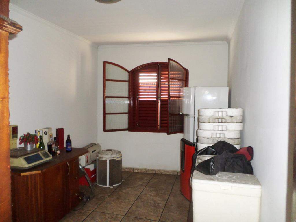 Casa à venda, 4 quartos, 1 vaga, no bairro Centro em Piracicaba - SP