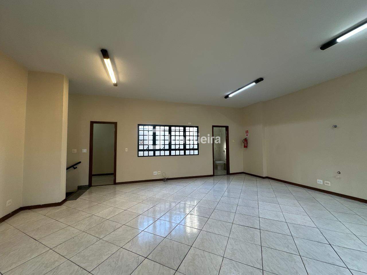 Salão para alugar, no bairro Centro em Piracicaba - SP