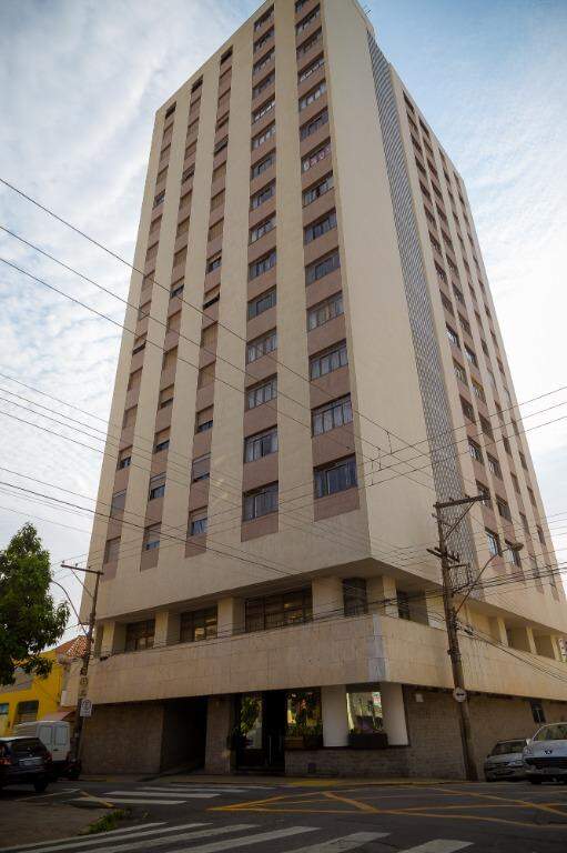 Apartamento à venda no Edifício Comendador Oswaldo Miori, 3 quartos, sendo 1 suíte, 1 vaga, no bairro Centro em Piracicaba - SP