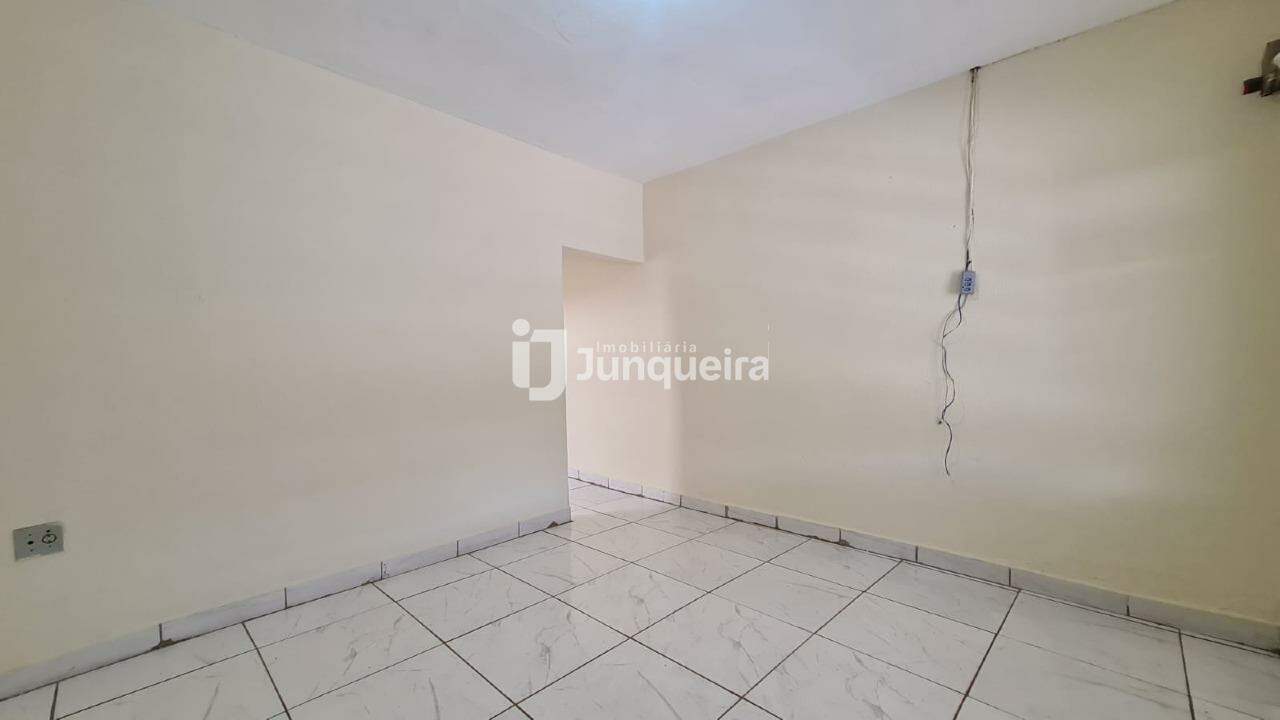 Casa para alugar, 1 quarto, 1 vaga, no bairro Jardim Castor em Piracicaba - SP