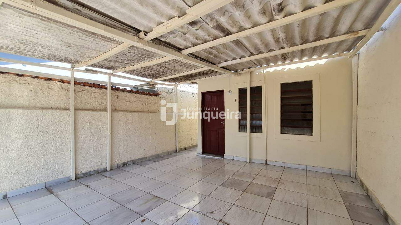 Casa para alugar, 1 quarto, 1 vaga, no bairro Jardim Castor em Piracicaba - SP