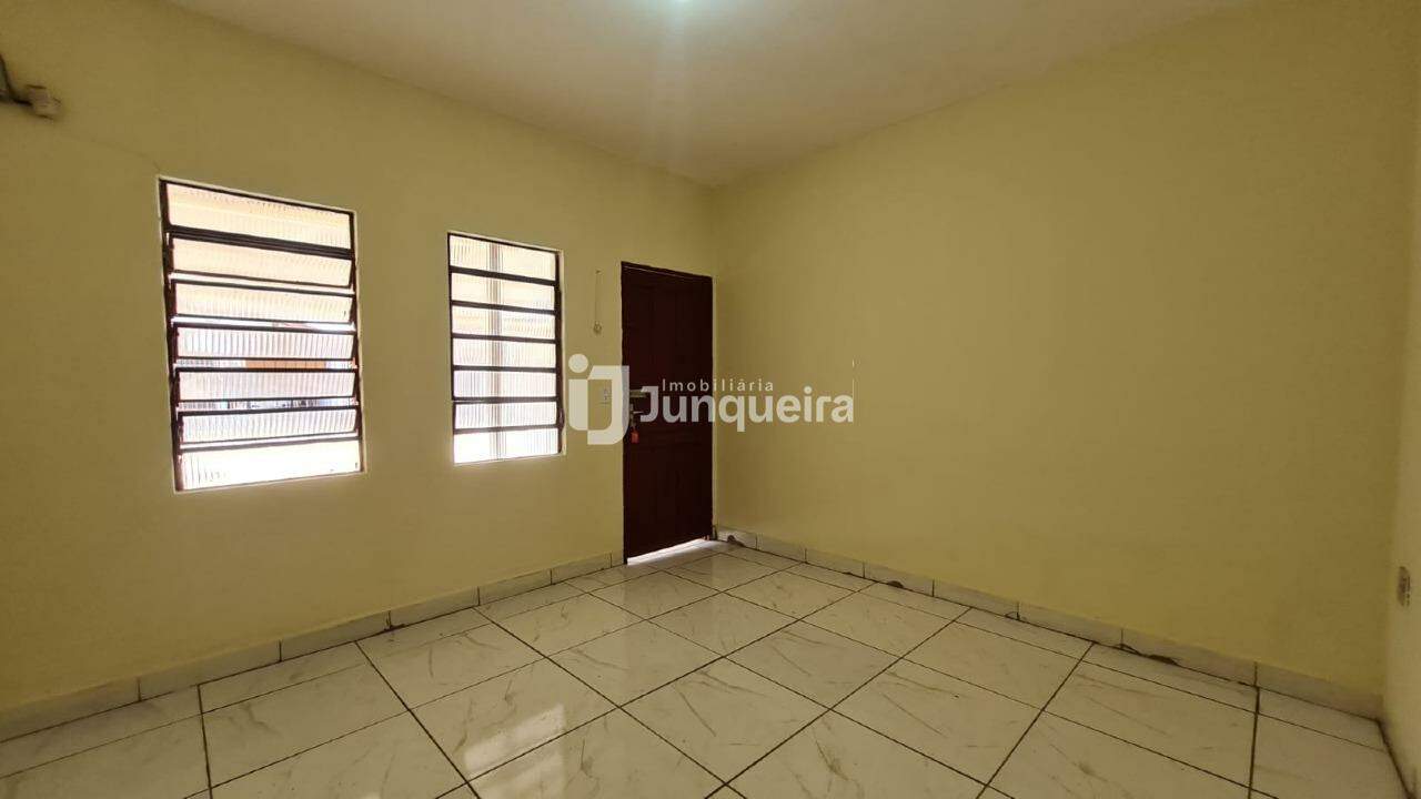 Casa para alugar, 1 quarto, 1 vaga, no bairro Jardim Castor em Piracicaba - SP
