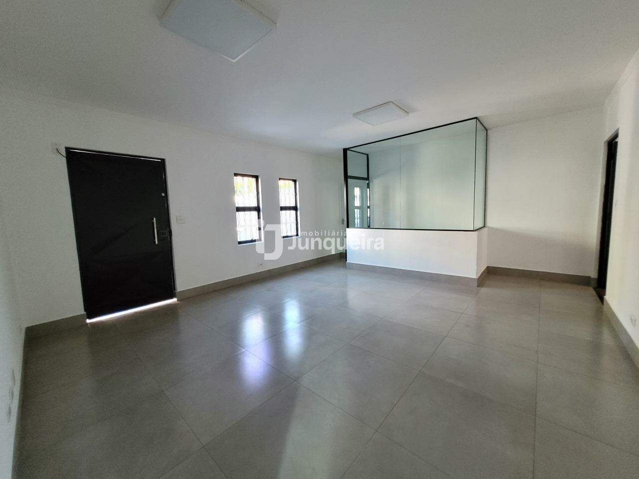 Casa para alugar, 4 vagas, no bairro Centro em Piracicaba - SP