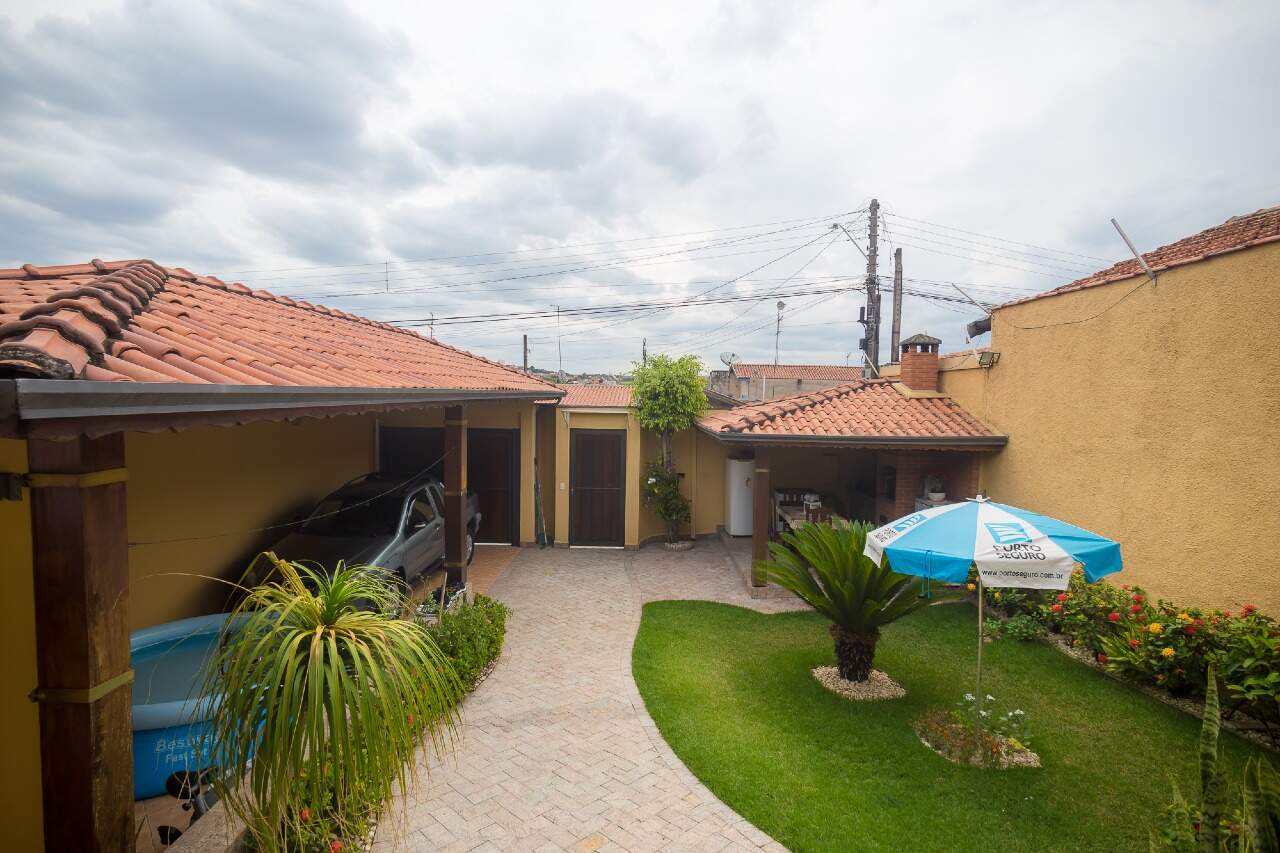 Casa à venda, 2 quartos, sendo 1 suíte, 2 vagas, no bairro Jardim Três Marias em Piracicaba - SP