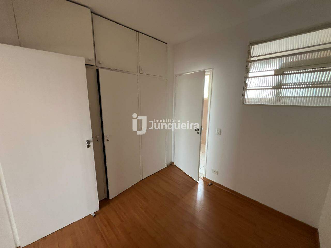 Apartamento para alugar no Pedro Ometto, 3 quartos, sendo 1 suíte, 1 vaga, no bairro Centro em Piracicaba - SP