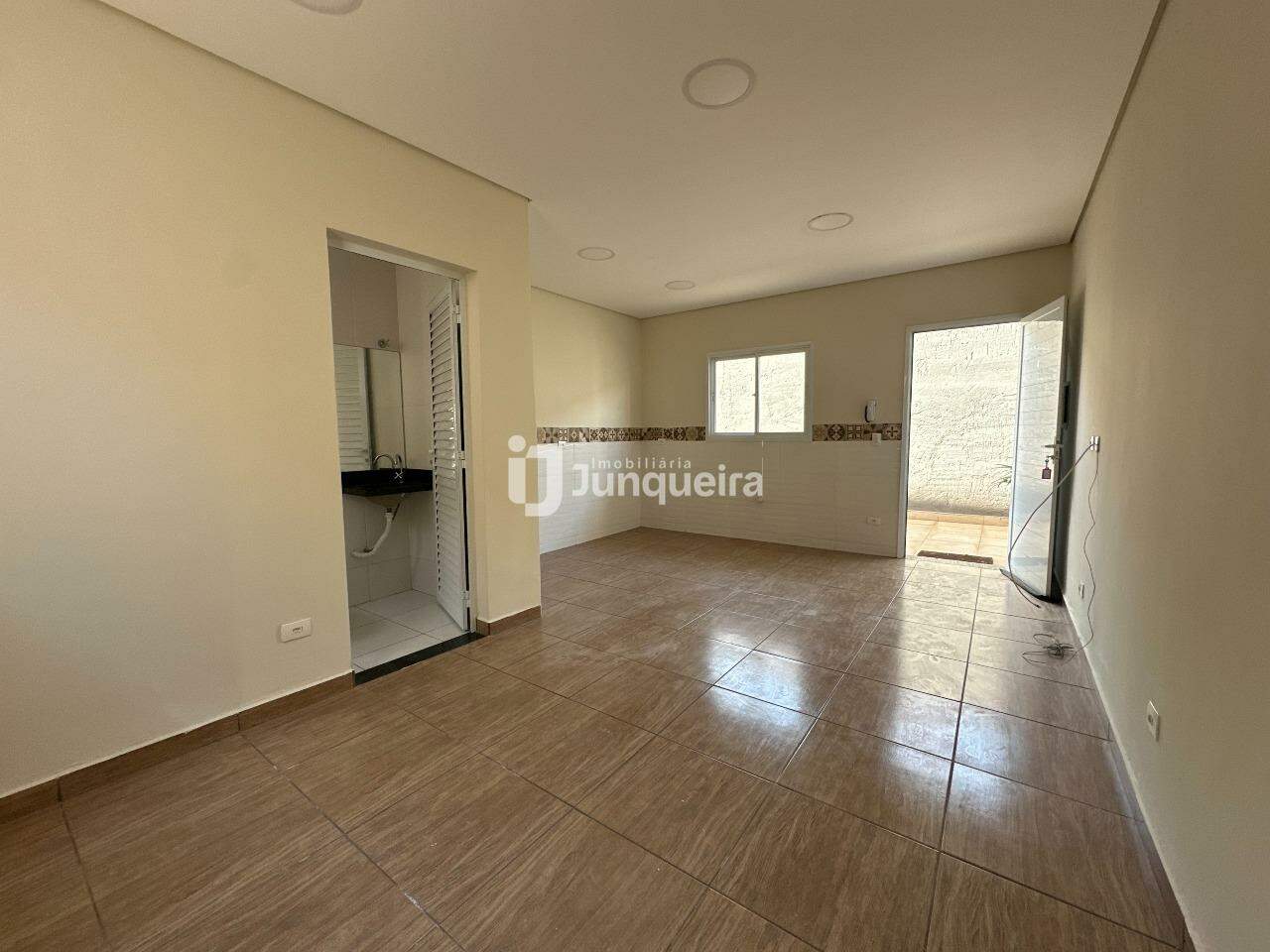 Sala Comercial para alugar, 1 quarto, no bairro Centro em Piracicaba - SP
