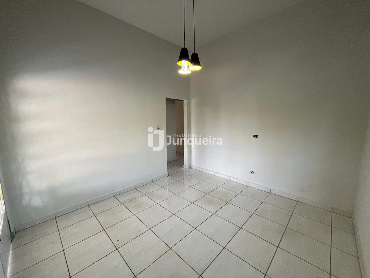 Casa para alugar, 3 quartos, 2 vagas, no bairro Jardim Brasília em Piracicaba - SP