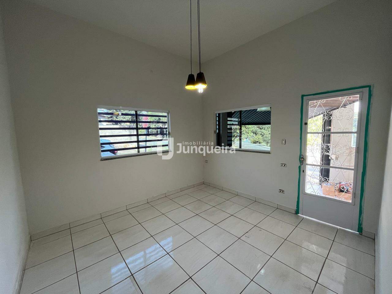 Casa para alugar, 3 quartos, 2 vagas, no bairro Jardim Brasília em Piracicaba - SP