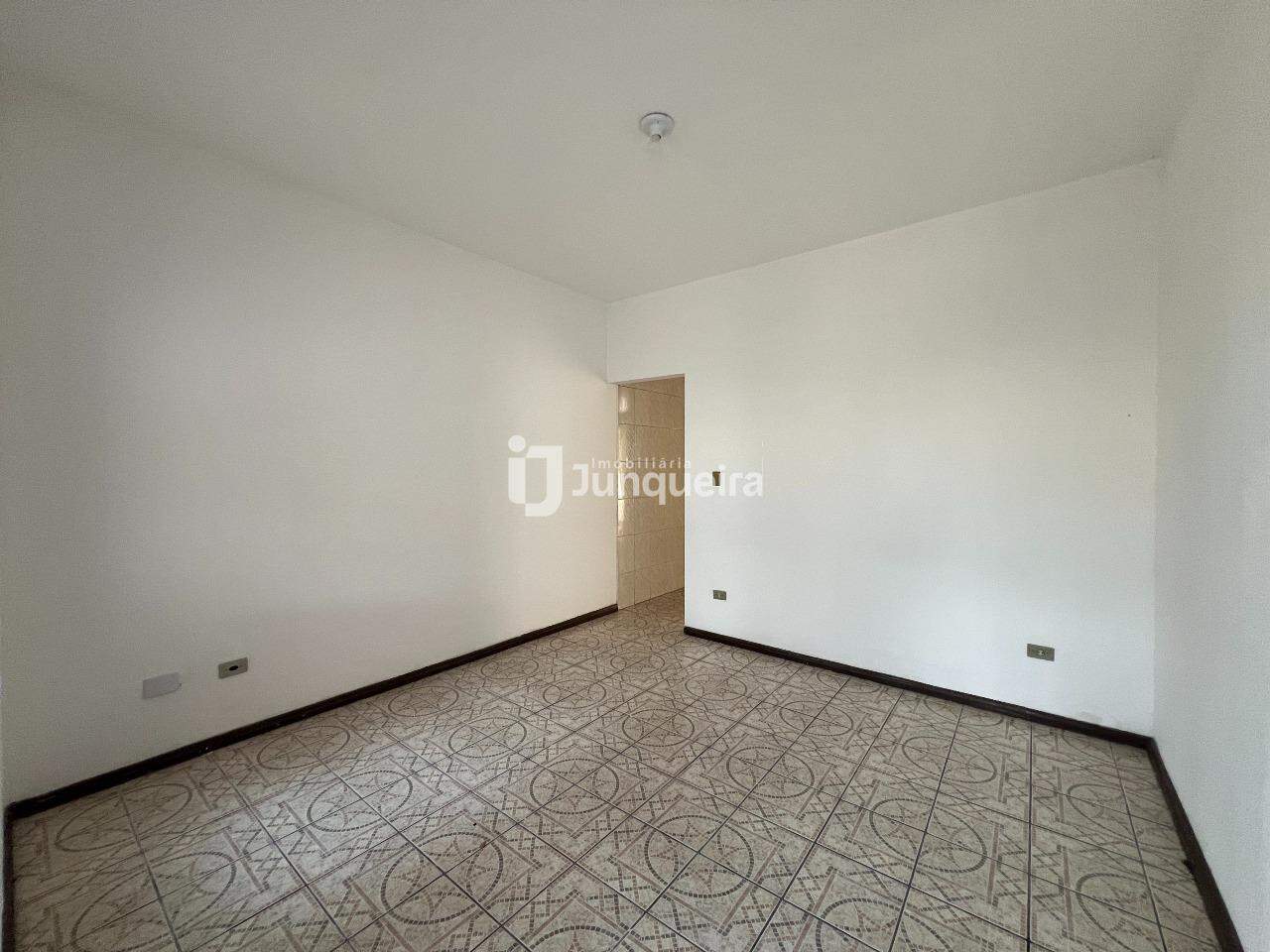 Casa para alugar, 2 quartos, sendo 1 suíte, 1 vaga, no bairro Jardim Glória em Piracicaba - SP
