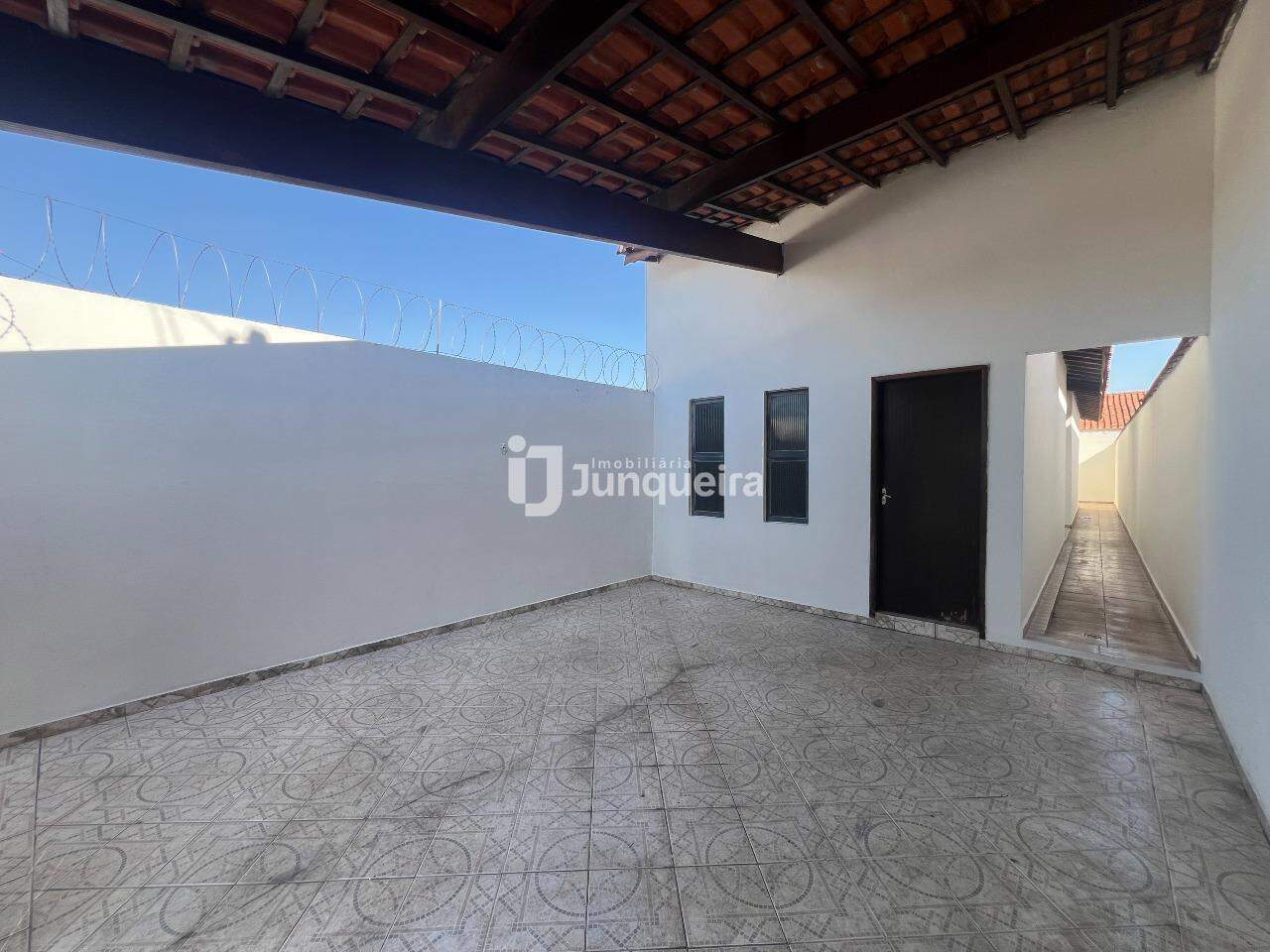 Casa para alugar, 2 quartos, sendo 1 suíte, 1 vaga, no bairro Jardim Glória em Piracicaba - SP