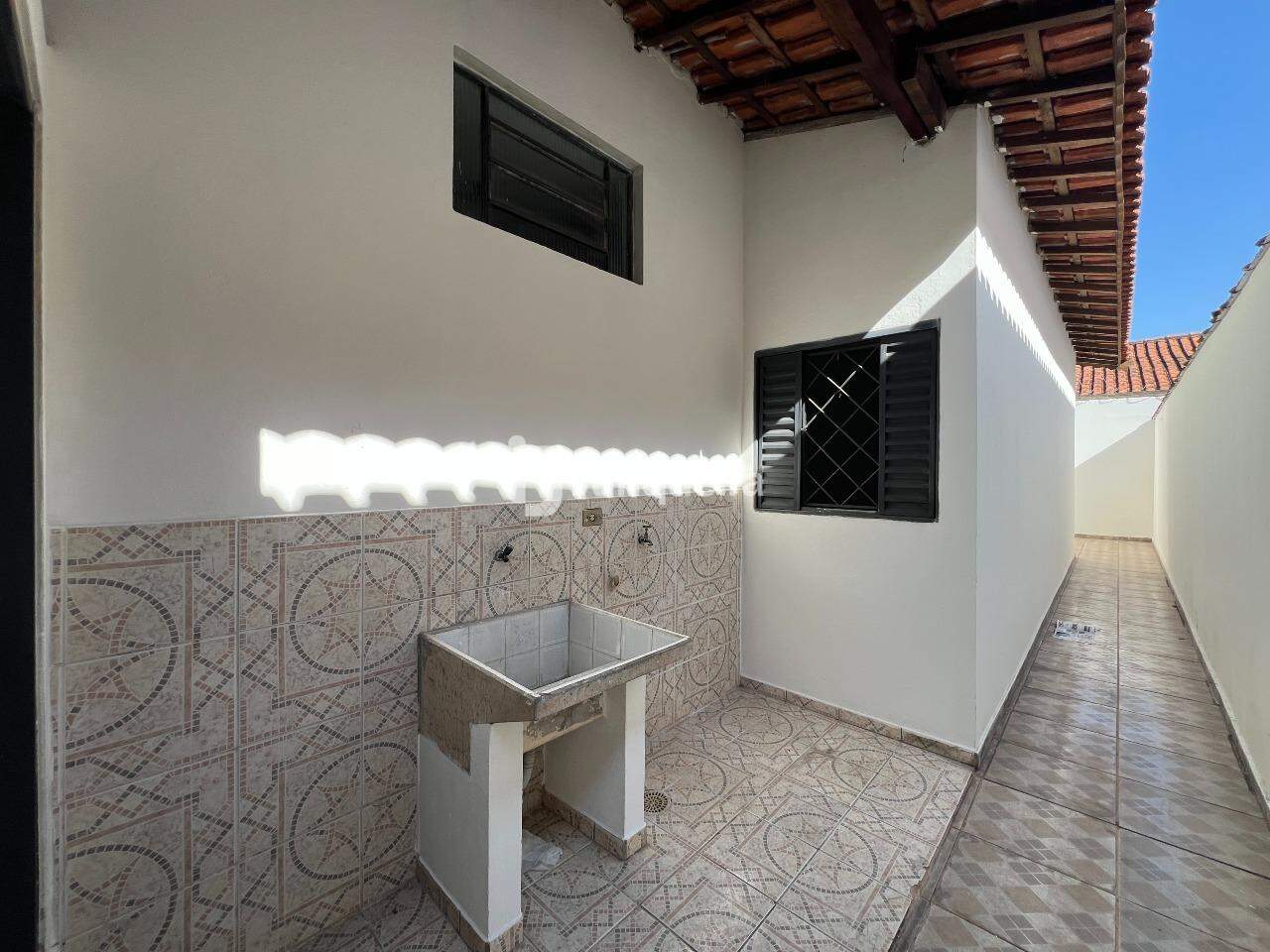 Casa para alugar, 2 quartos, sendo 1 suíte, 1 vaga, no bairro Jardim Glória em Piracicaba - SP