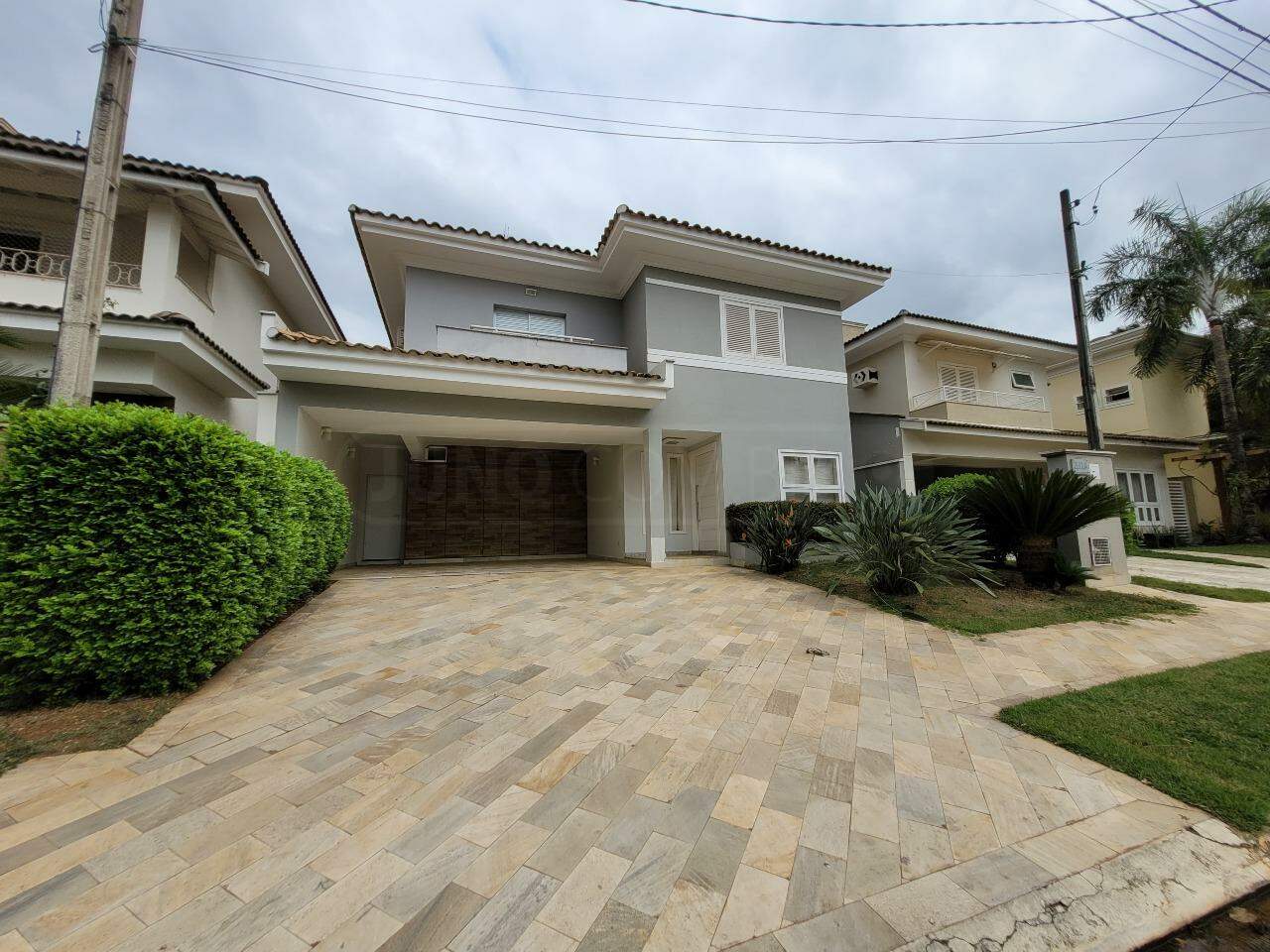 Casa para alugar, 3 quartos, sendo 2 suítes, 4 vagas, no bairro Terras de Piracicaba em Piracicaba - SP