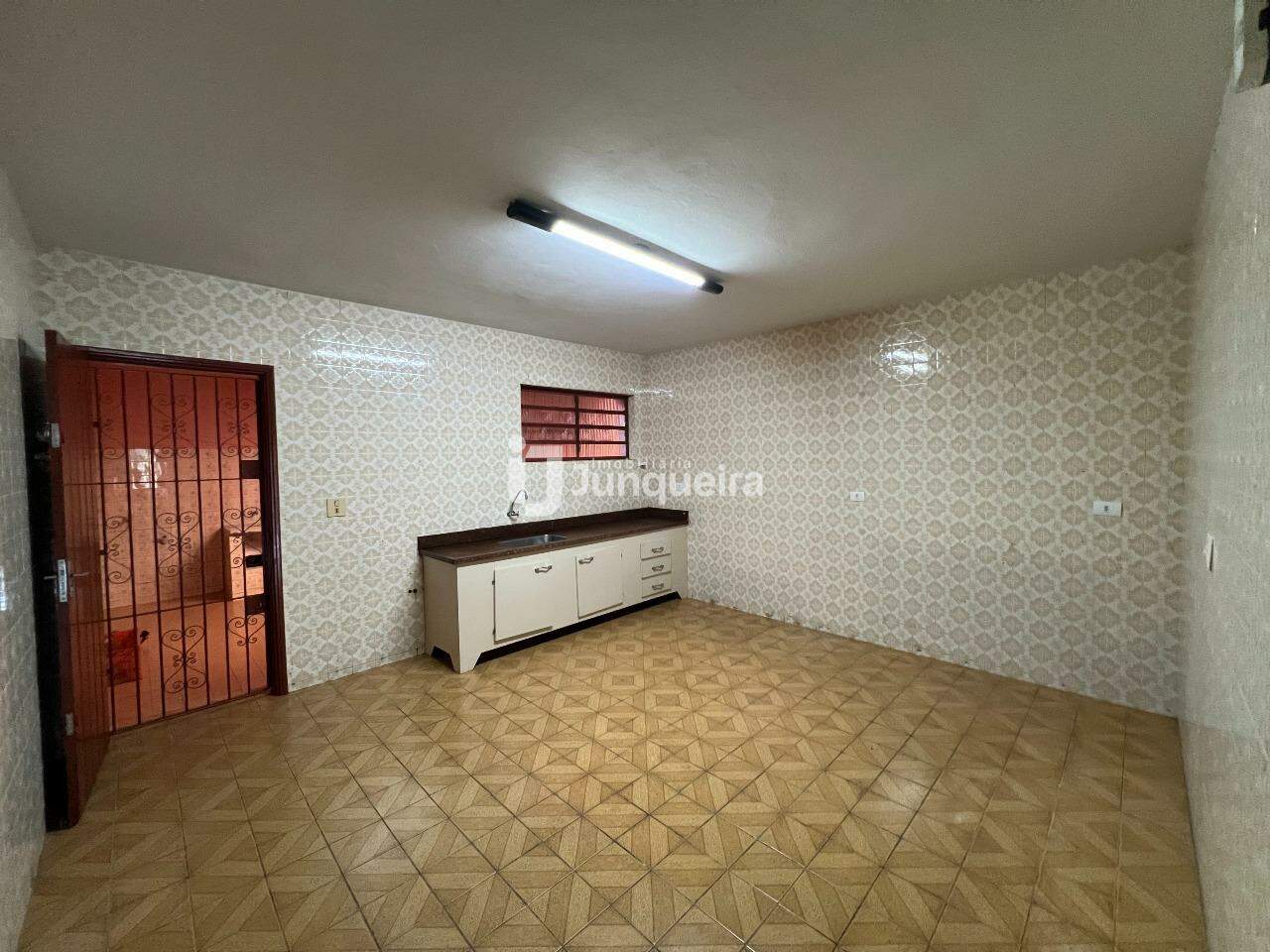 Casa para alugar, 3 quartos, sendo 1 suíte, 2 vagas, no bairro Paulista em Piracicaba - SP