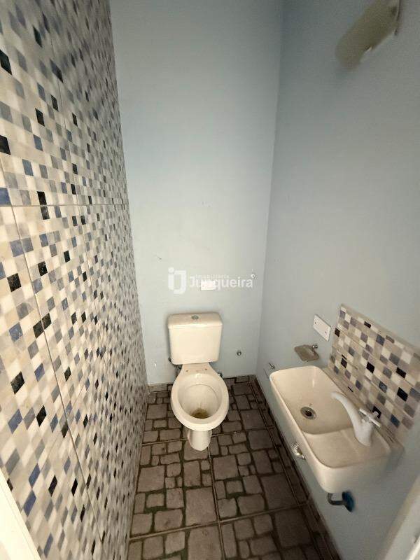 Casa para alugar, 2 quartos, 2 vagas, no bairro Estância Lago Azul (Ártemis) em Piracicaba - SP