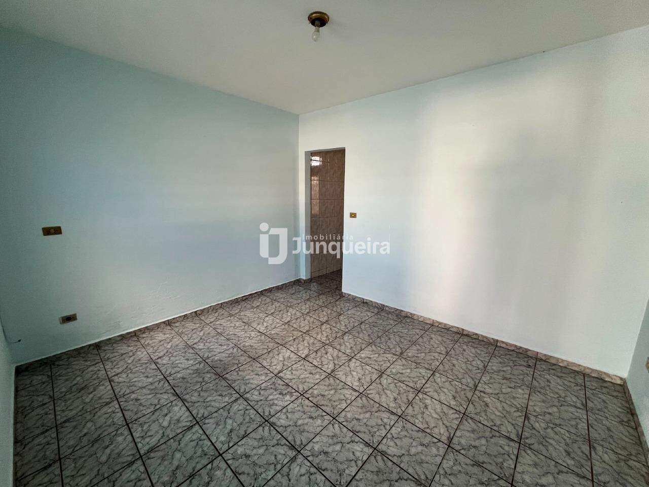 Casa para alugar, 2 quartos, 1 vaga, no bairro Jardim Califórnia em Piracicaba - SP