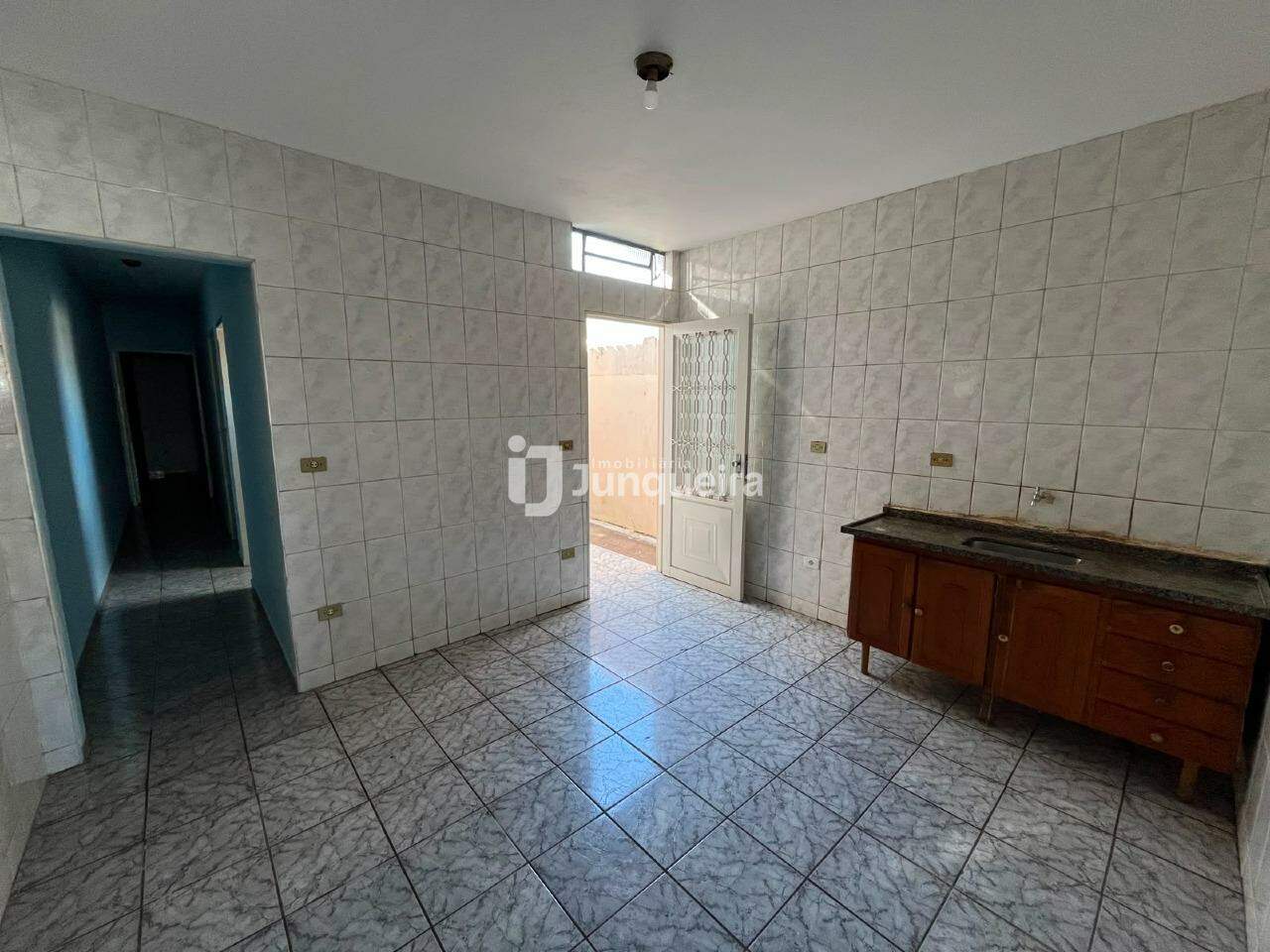 Casa para alugar, 2 quartos, 1 vaga, no bairro Jardim Califórnia em Piracicaba - SP