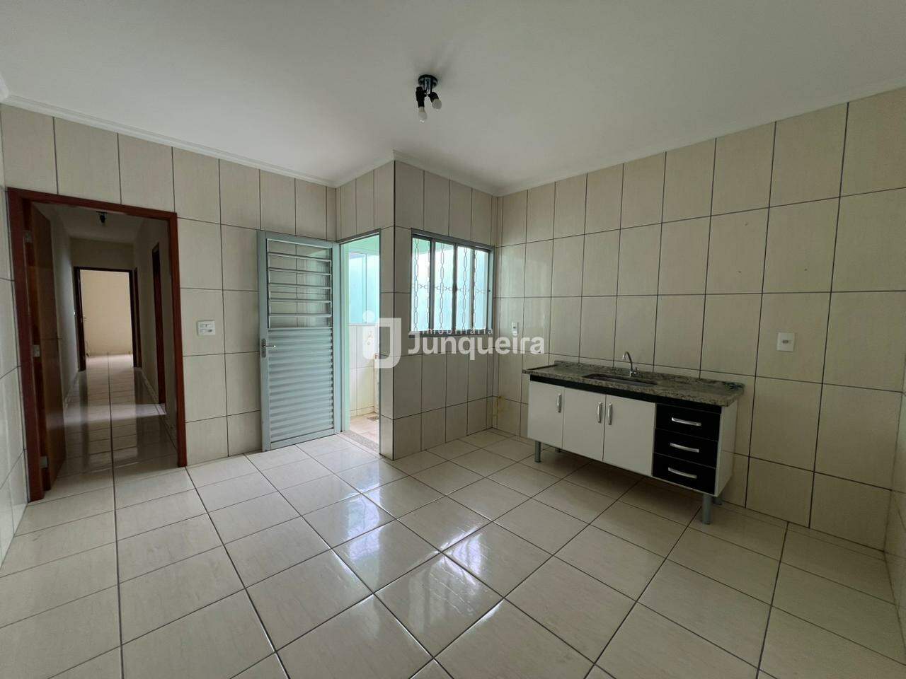 Casa para alugar, 2 quartos, 2 vagas, no bairro Jardim São Cristóvão II em Rio das Pedras - SP