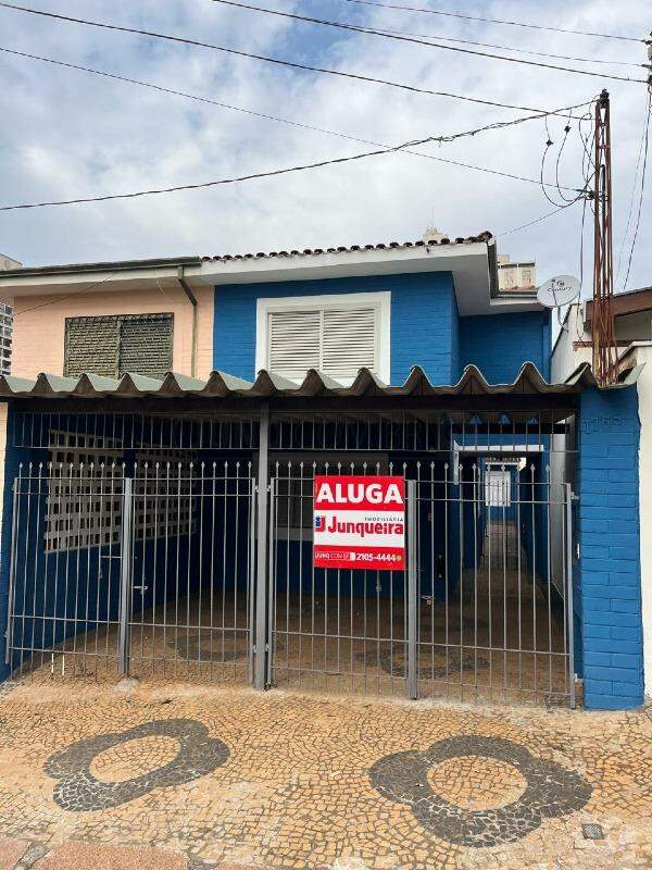 Casa para alugar, 3 quartos, sendo 1 suíte, 2 vagas, no bairro Centro em Piracicaba - SP