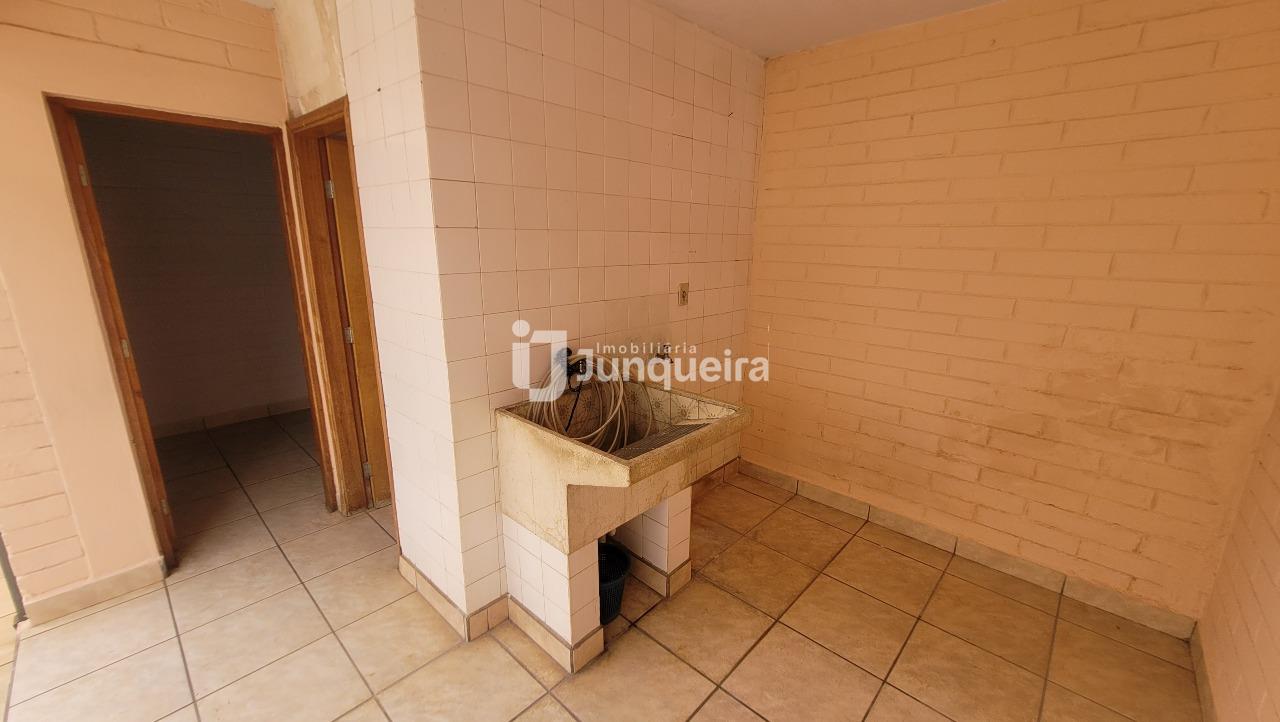 Casa Comercial para alugar, 4 quartos, sendo 1 suíte, 2 vagas, no bairro Centro em Piracicaba - SP
