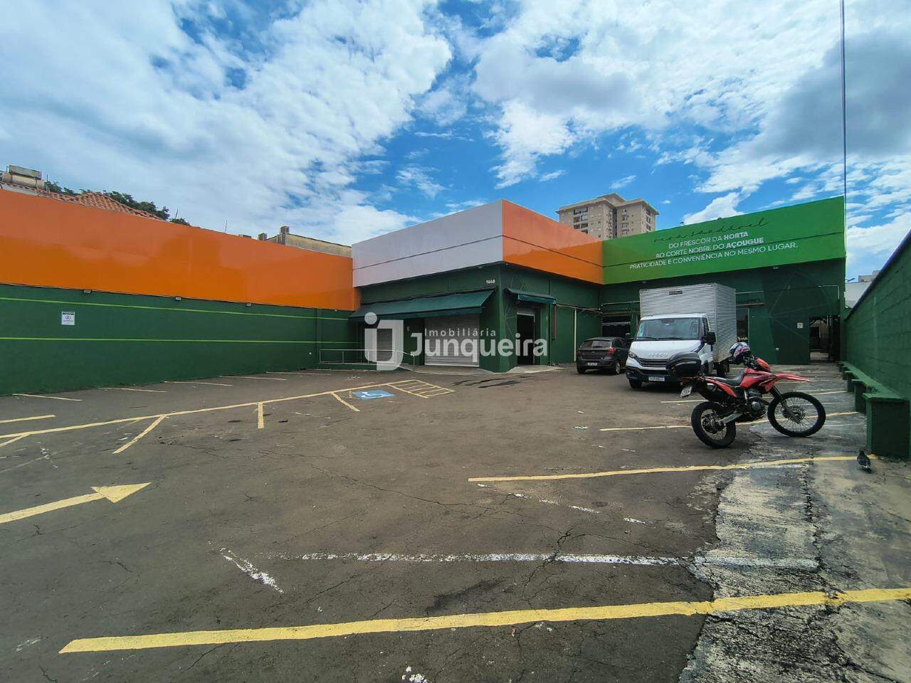 Foto 2 de Salão para aluguel, 4 quartos, 25 vagas, Centro - Piracicaba/SP