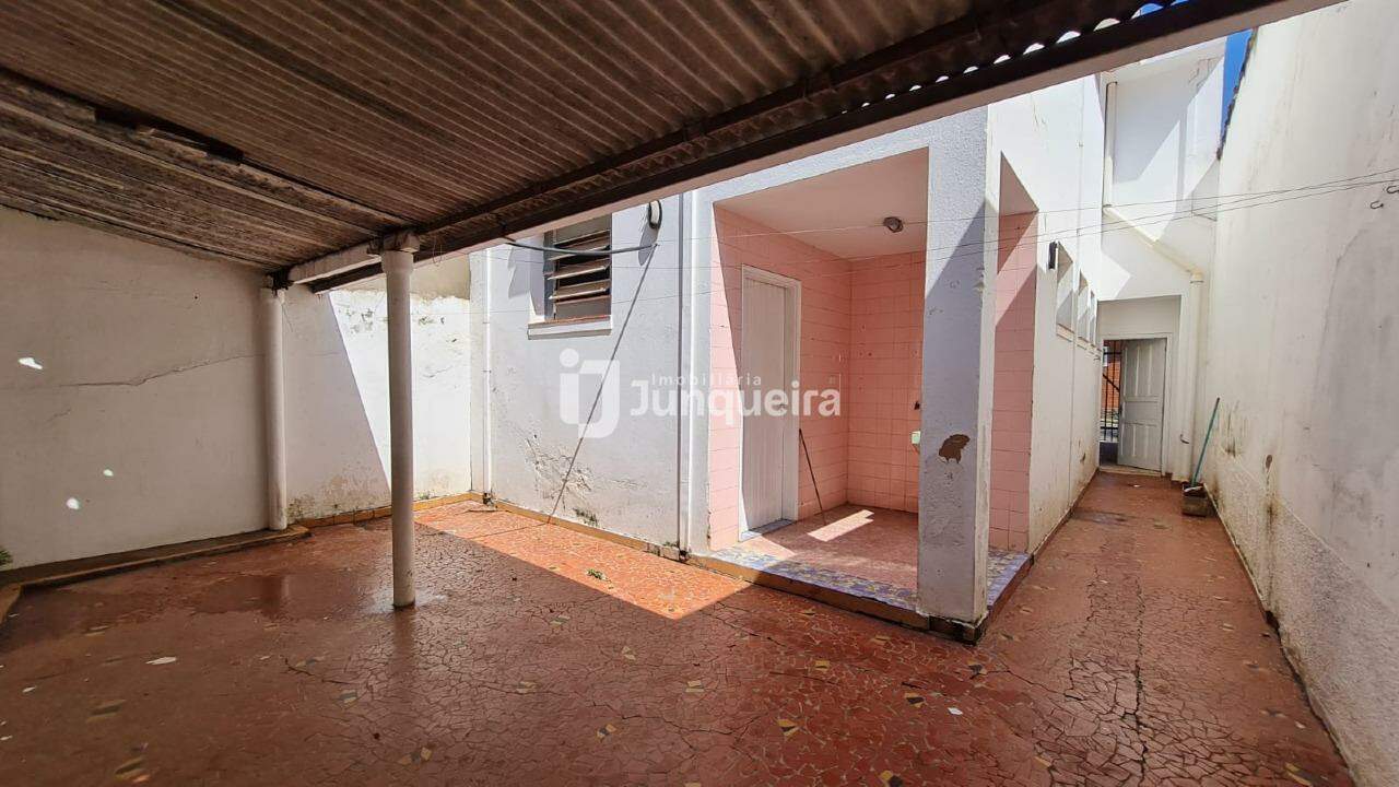 Casa para alugar, 3 quartos, sendo 1 suíte, 1 vaga, no bairro Alto em Piracicaba - SP