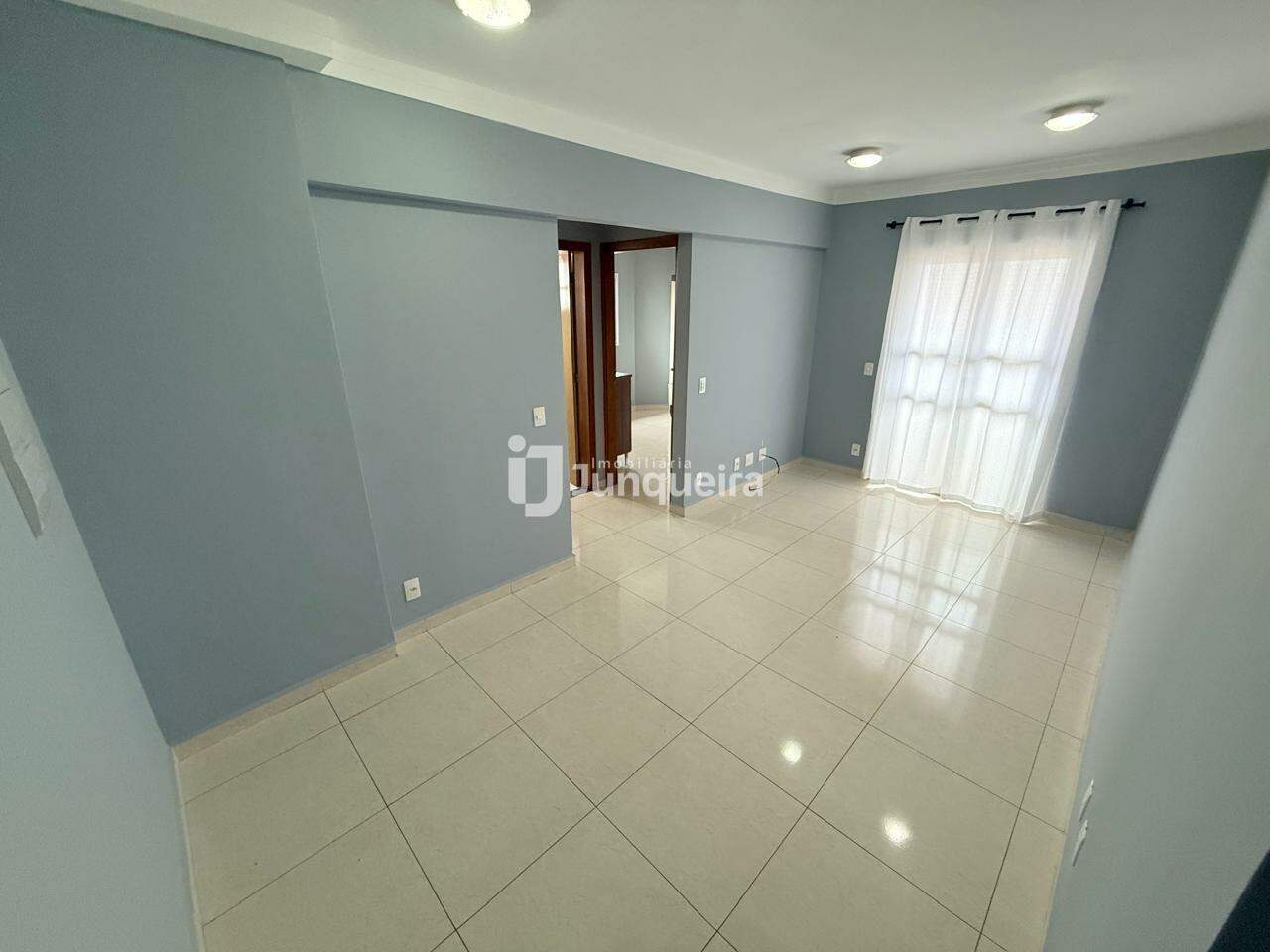 Apartamento para alugar no Ravenna, 2 quartos, sendo 1 suíte, 1 vaga, no bairro Nova América em Piracicaba - SP