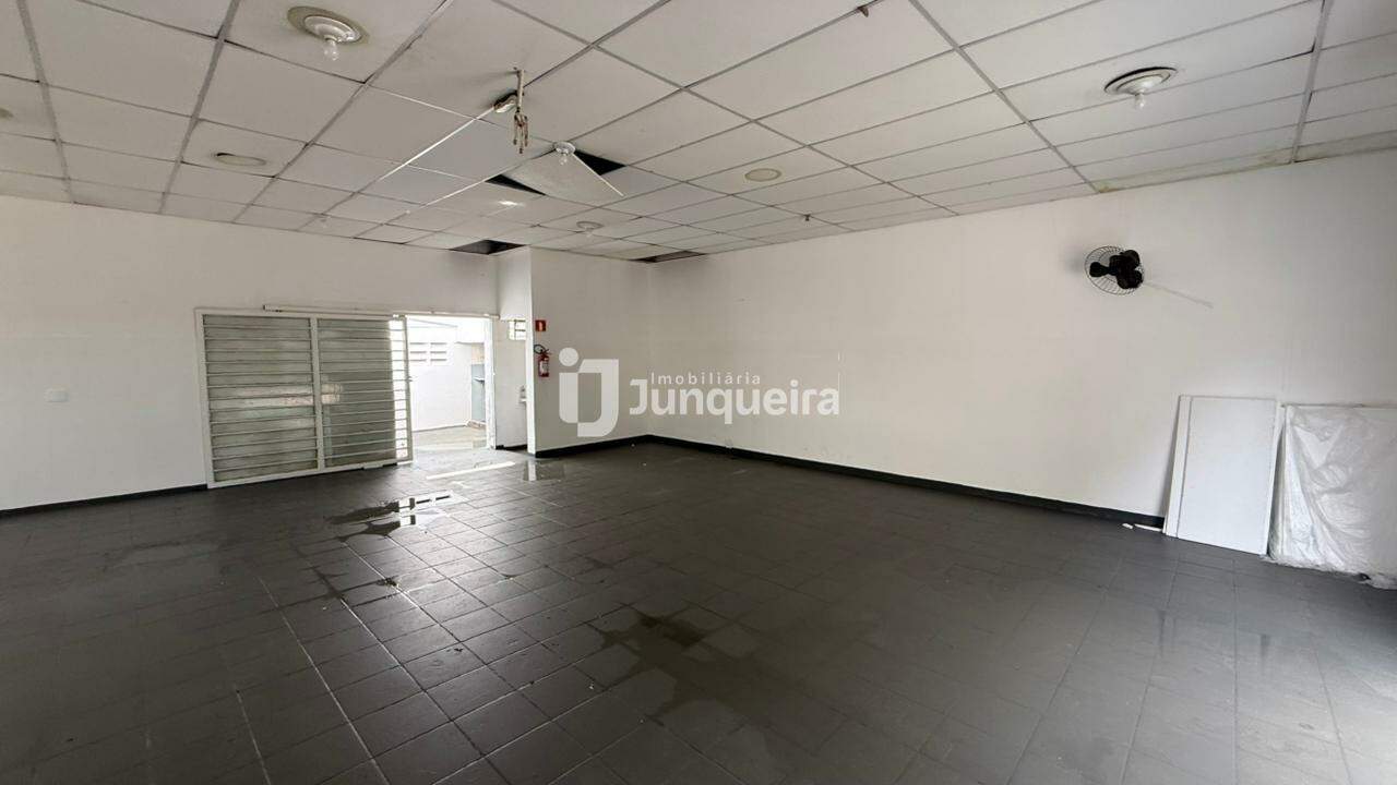 Salão para alugar, no bairro Santa Terezinha em Piracicaba - SP