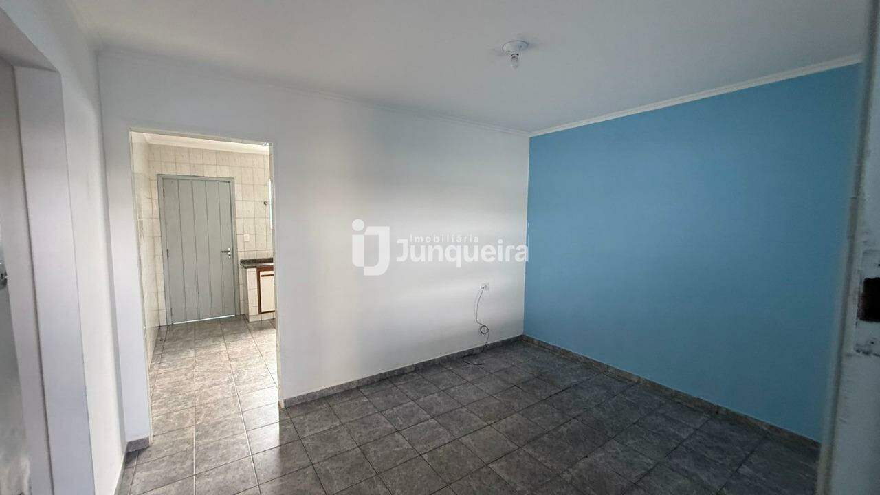Casa para alugar, 2 quartos, 2 vagas, no bairro Jardim Castor em Piracicaba - SP