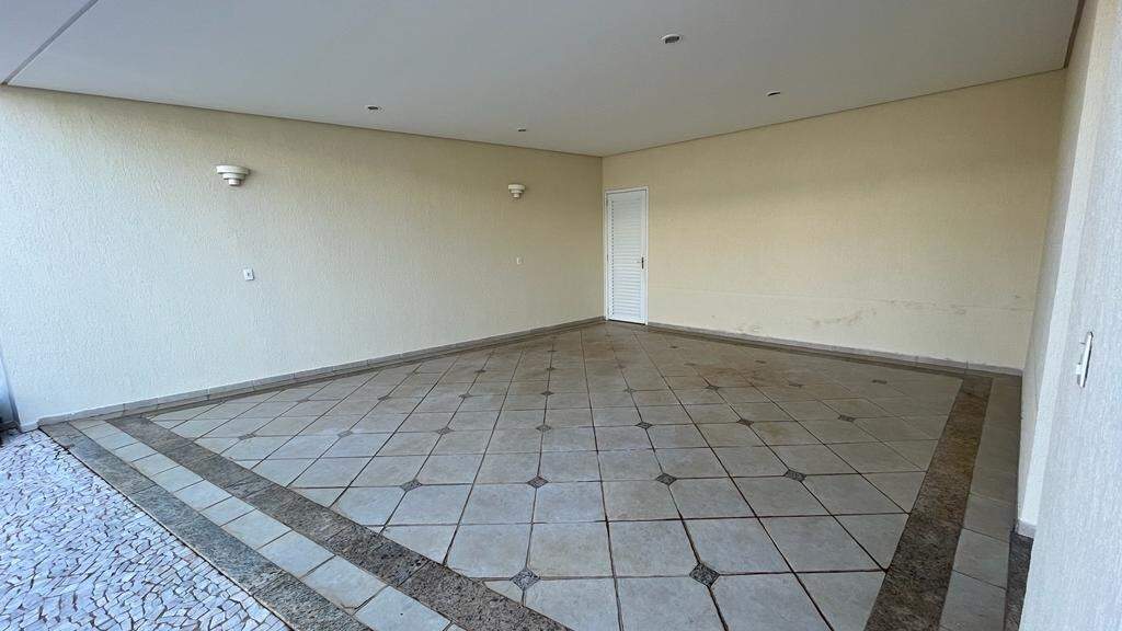 Casa para alugar, 3 quartos, sendo 1 suíte, 2 vagas, no bairro Terras de Piracicaba IV em Piracicaba - SP