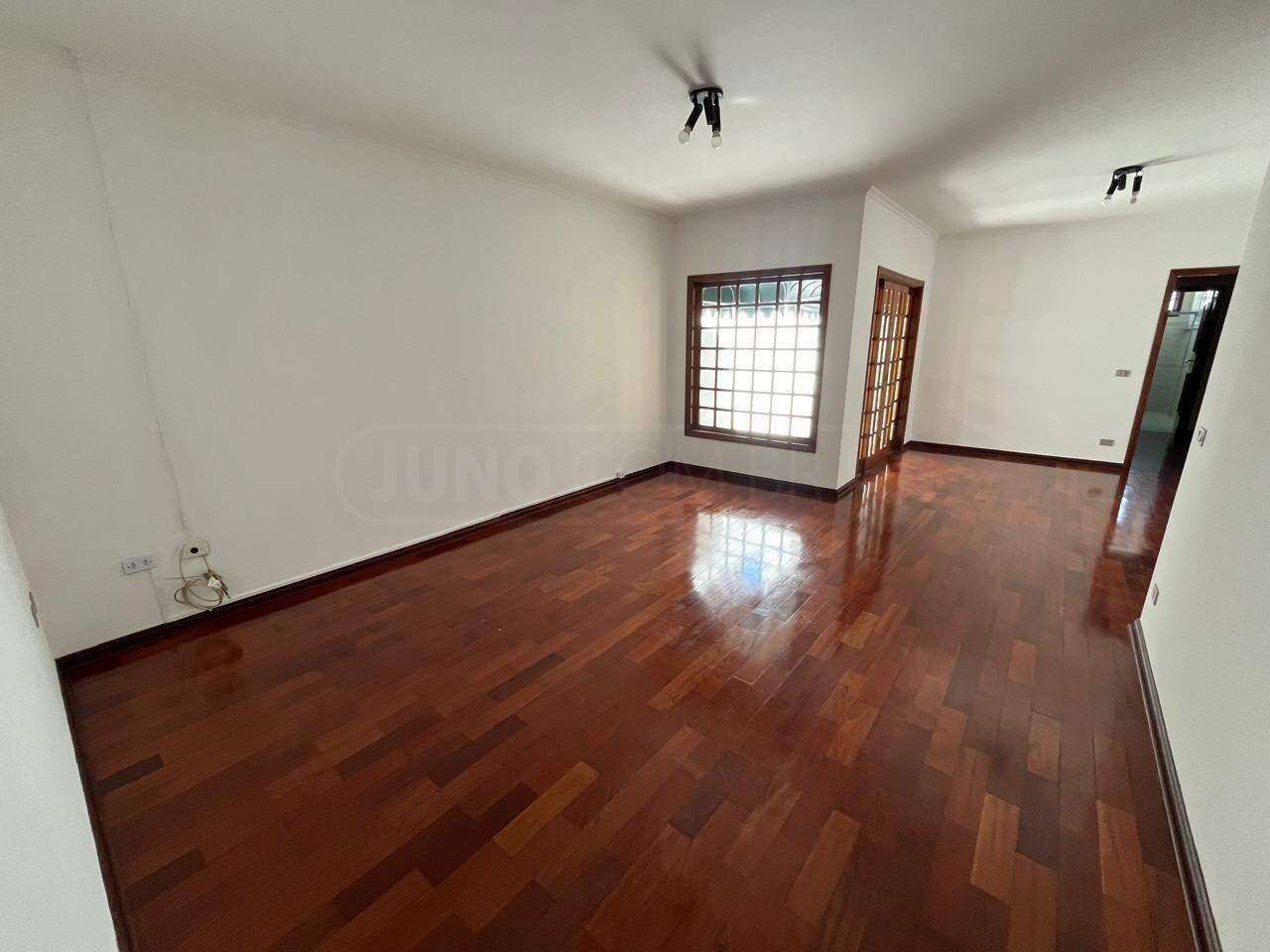 Casa para alugar, 3 quartos, sendo 1 suíte, 2 vagas, no bairro Jardim São Cristóvão II em Rio das Pedras - SP