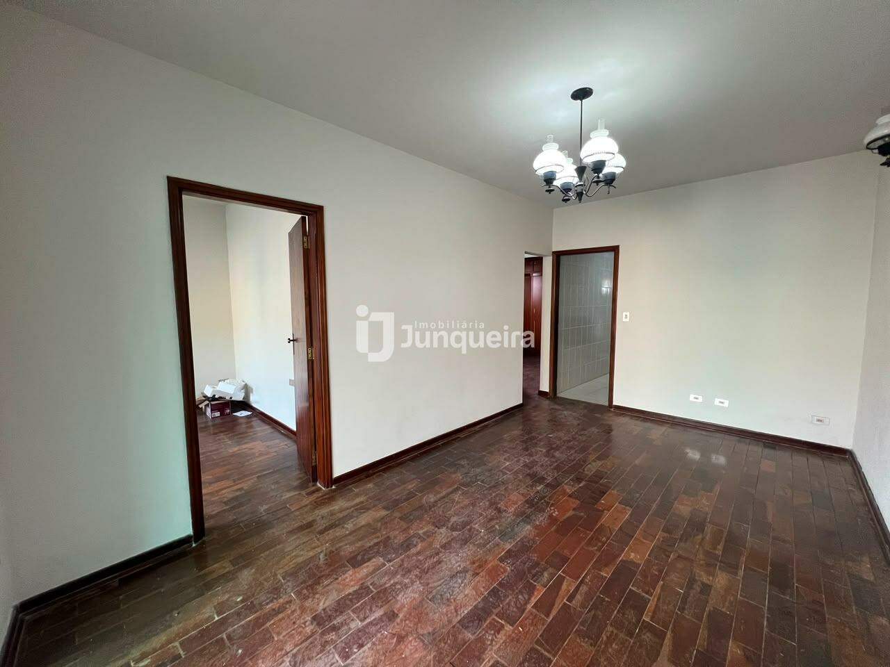 Casa para alugar, 3 quartos, sendo 1 suíte, 3 vagas, no bairro São Dimas em Piracicaba - SP