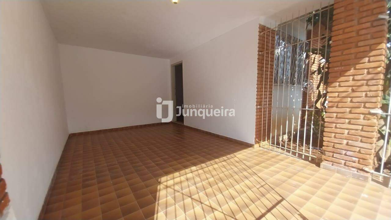 Casa para alugar, 3 quartos, 1 vaga, no bairro Vila Independência em Piracicaba - SP
