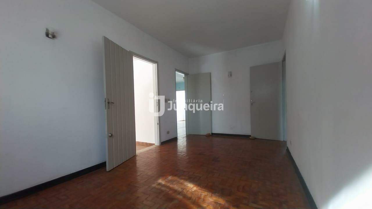 Casa para alugar, 3 quartos, 1 vaga, no bairro Vila Independência em Piracicaba - SP