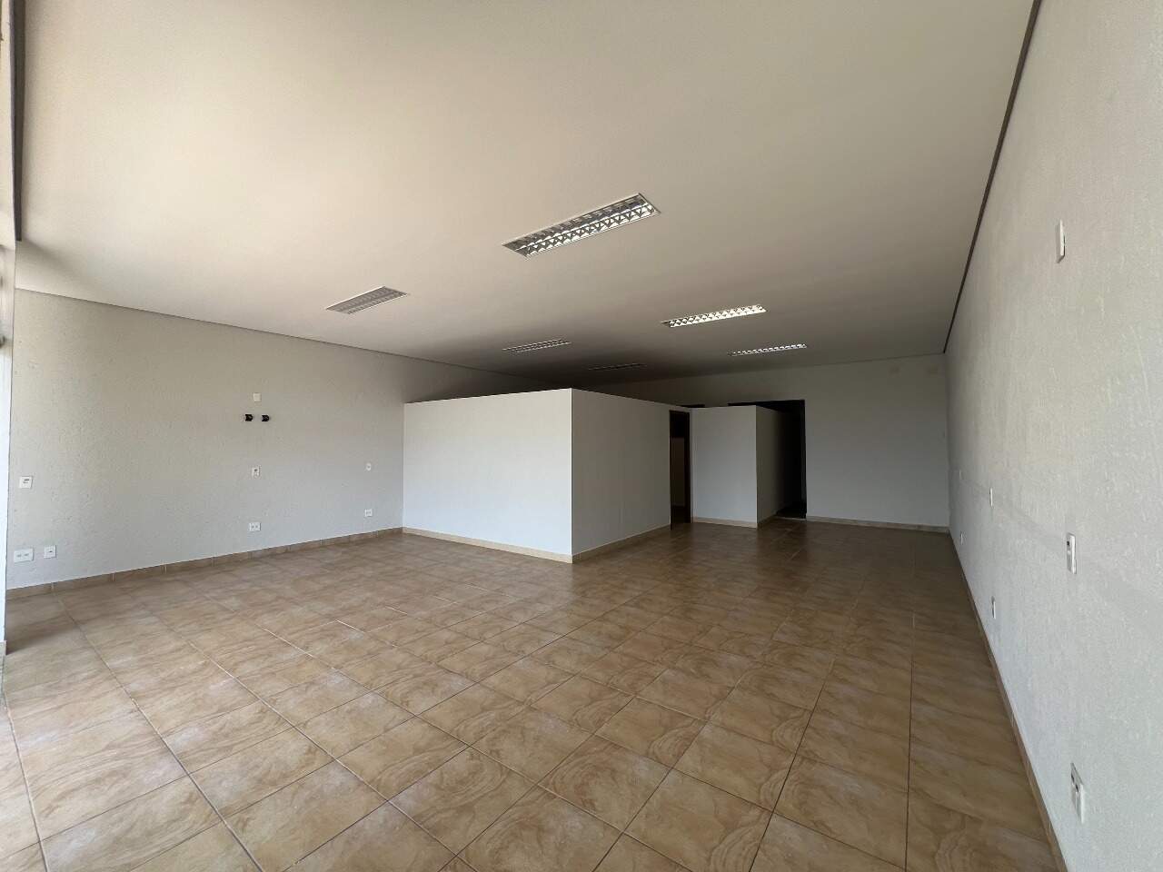 Salão para alugar, no bairro Centro em Rio das Pedras - SP