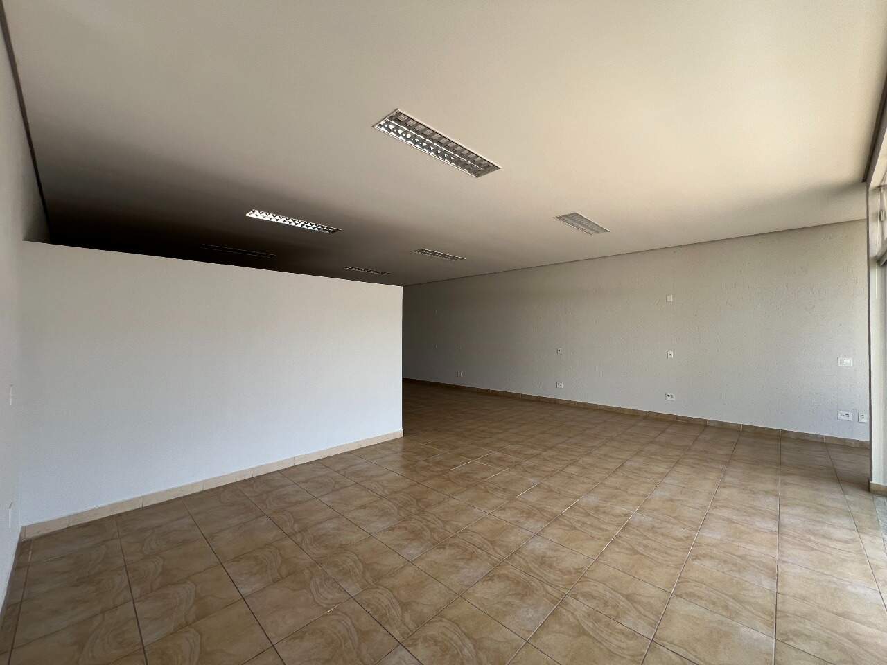 Salão para alugar, no bairro Centro em Rio das Pedras - SP