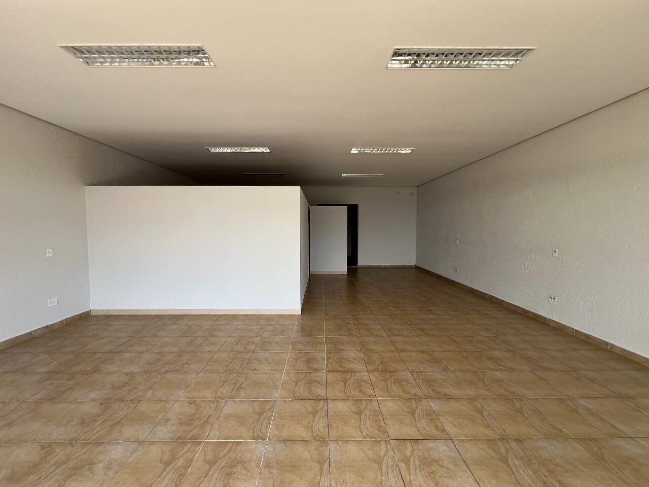 Salão para alugar, no bairro Centro em Rio das Pedras - SP