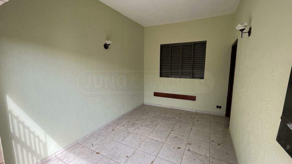 Casa para alugar, 2 quartos, 1 vaga, no bairro Nhô Quim em Piracicaba - SP
