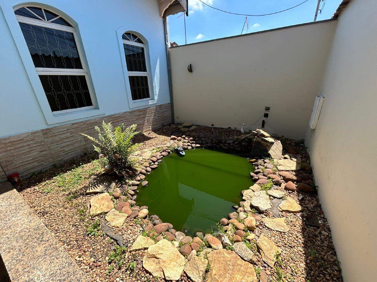 Casa para alugar, 3 quartos, sendo 1 suíte, 2 vagas, no bairro Santa Terezinha em Piracicaba - SP