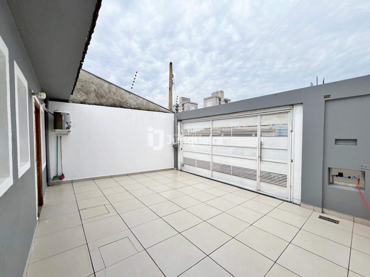 Casa à venda, 2 quartos, 2 vagas, no bairro Parque das Águas em Piracicaba - SP