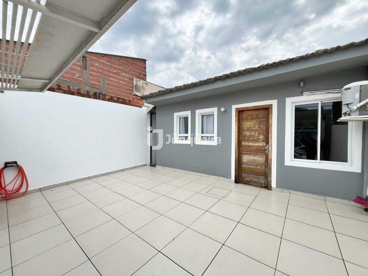 Casa à venda, 2 quartos, 2 vagas, no bairro Parque das Águas em Piracicaba - SP