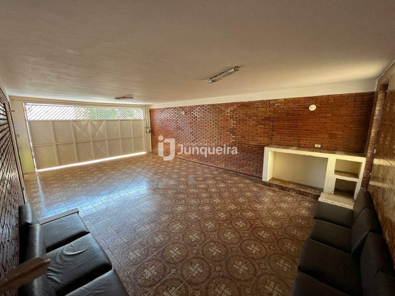 Casa para alugar, 3 quartos, sendo 1 suíte, 4 vagas, no bairro Alemães em Piracicaba - SP