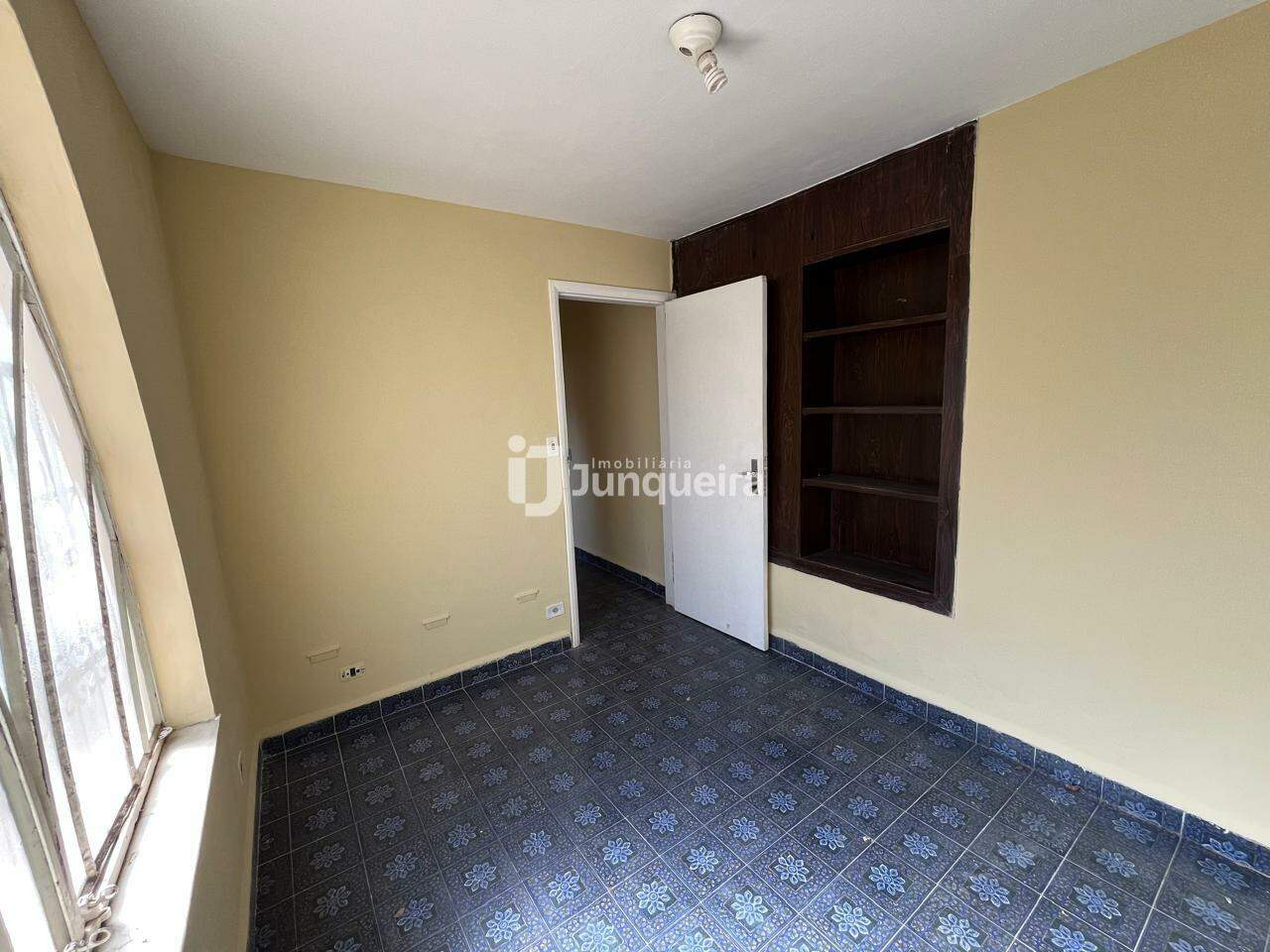 Casa para alugar, 3 quartos, sendo 1 suíte, 4 vagas, no bairro Alemães em Piracicaba - SP