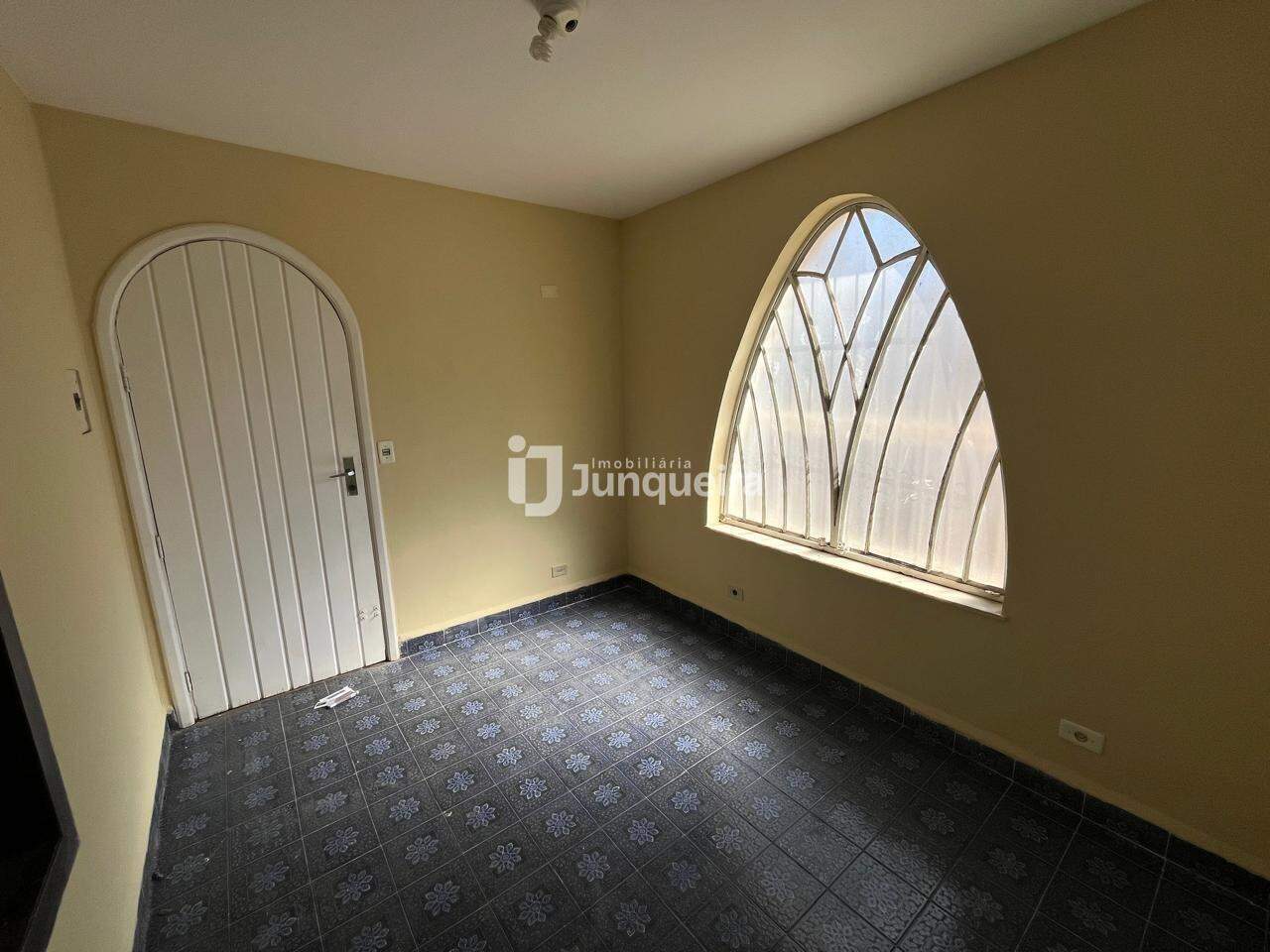 Casa para alugar, 3 quartos, sendo 1 suíte, 4 vagas, no bairro Alemães em Piracicaba - SP