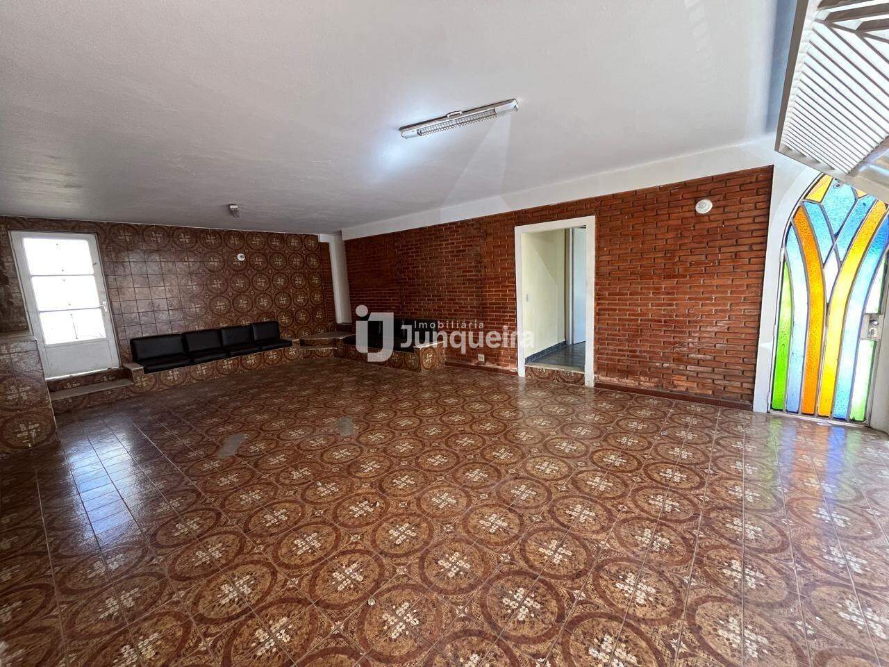 Casa para alugar, 3 quartos, sendo 1 suíte, 4 vagas, no bairro Alemães em Piracicaba - SP