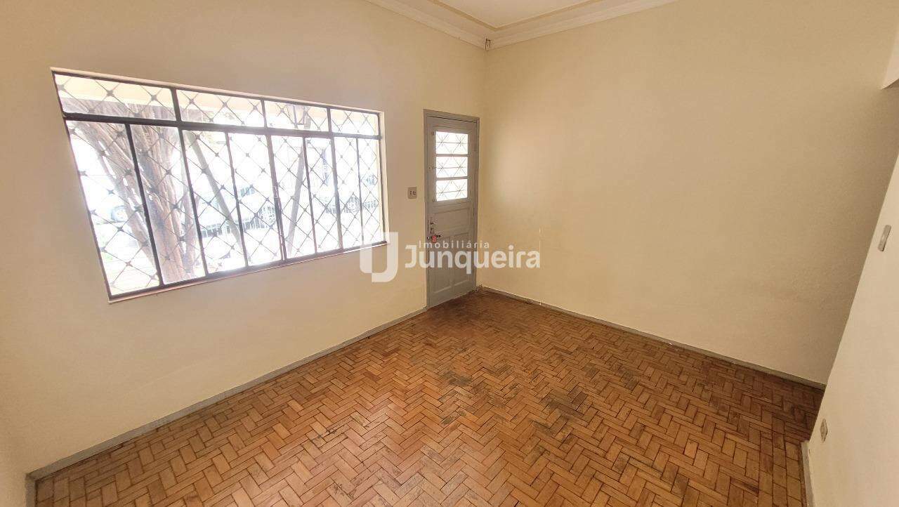 Casa para alugar, 3 quartos, 2 vagas, no bairro Vila Independência em Piracicaba - SP